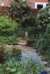 Garden09_Corner-terrace.jpg (43224 bytes)