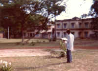 Z_12A_Santiniketan_-_a_building_Edit_B.JPG (720547 bytes)