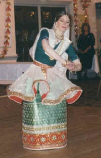 Z 15 Manipuri costume Edit.JPG (209919 bytes)