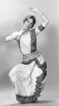Z 16B Odissi + Aisha, PP Edit C.jpg (539579 bytes)
